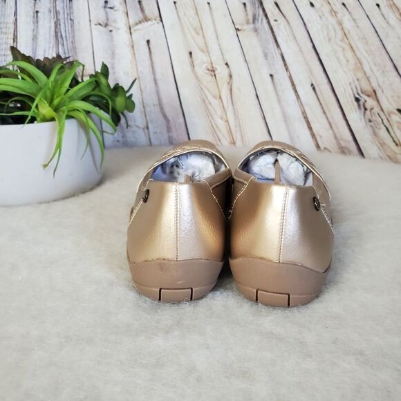 NWOB Life Stride Gold Flat Slip Ons - Picture 4 of 5